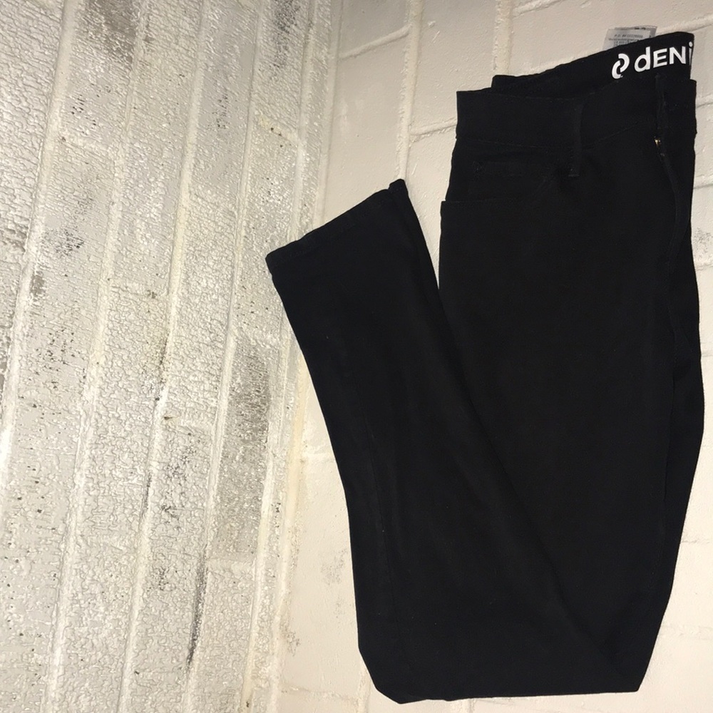 The perfect pair of black jeans!